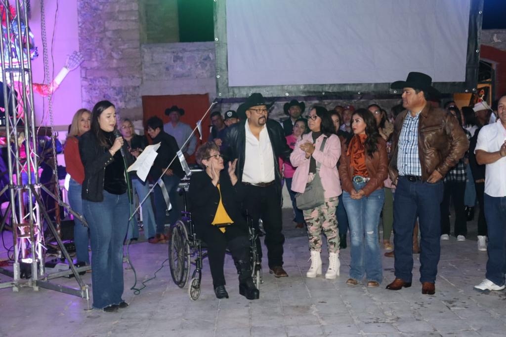 BETO VILLARREAL RECONOCE  TRAYECTORIA DE PAURAKES