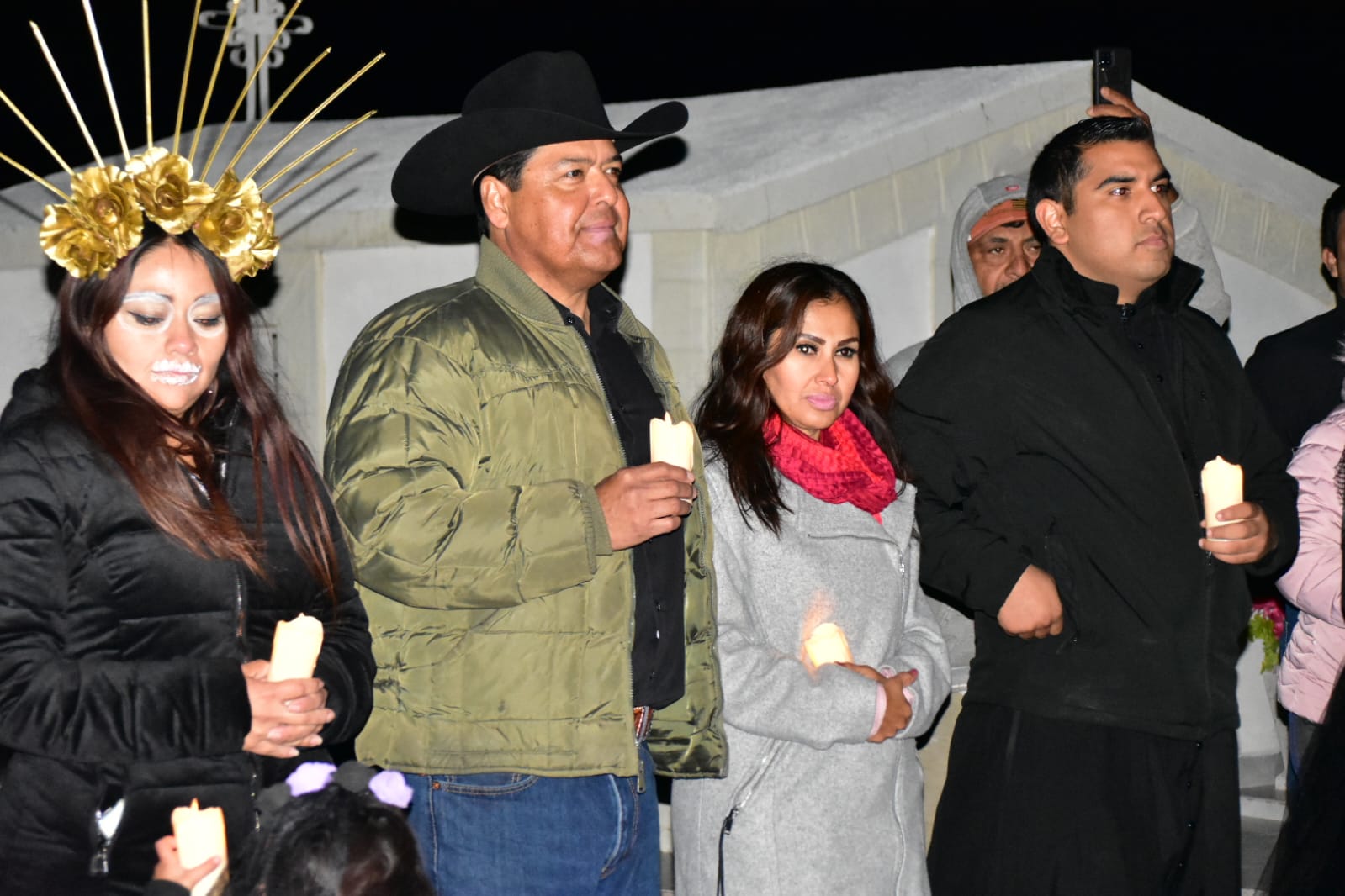 PREHISPÁNICA ALUMBRADA EN EL PANTEÓN SAN JOSÉ EN 4-C