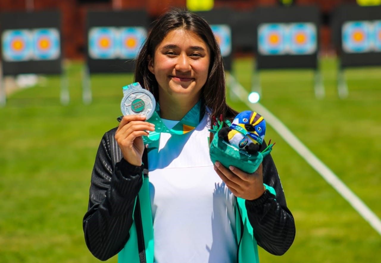 COAHUILENSE ÁNGELA RUIZ CONSIGUE PLATA POR EQUIPOS EN SANTIAGO 2023