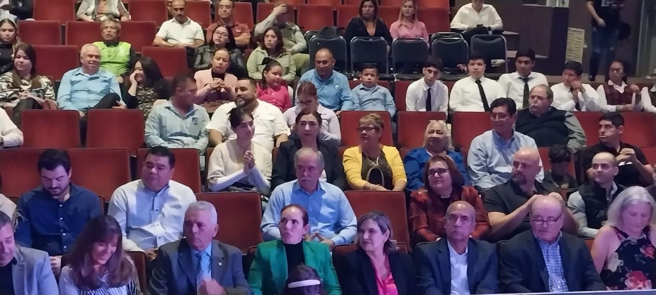 Reconocen atleta Monclovense Juan Gerardo de la Garza Tenorio
