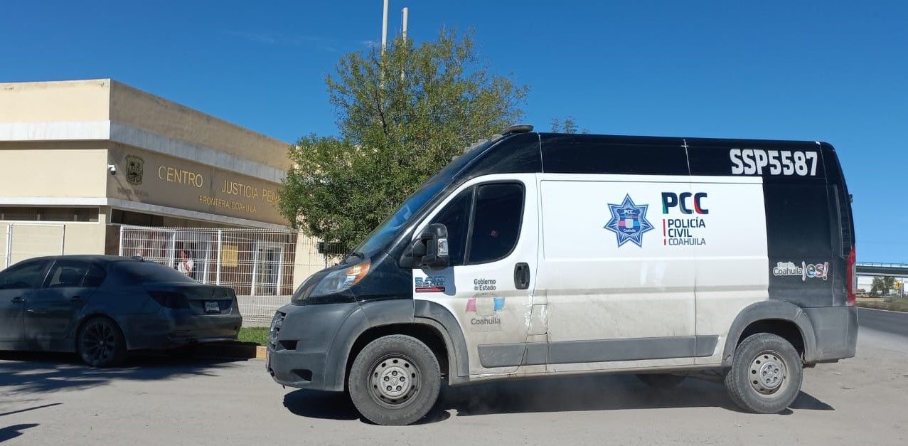 Secuestra y humilla a la ex de su pareja