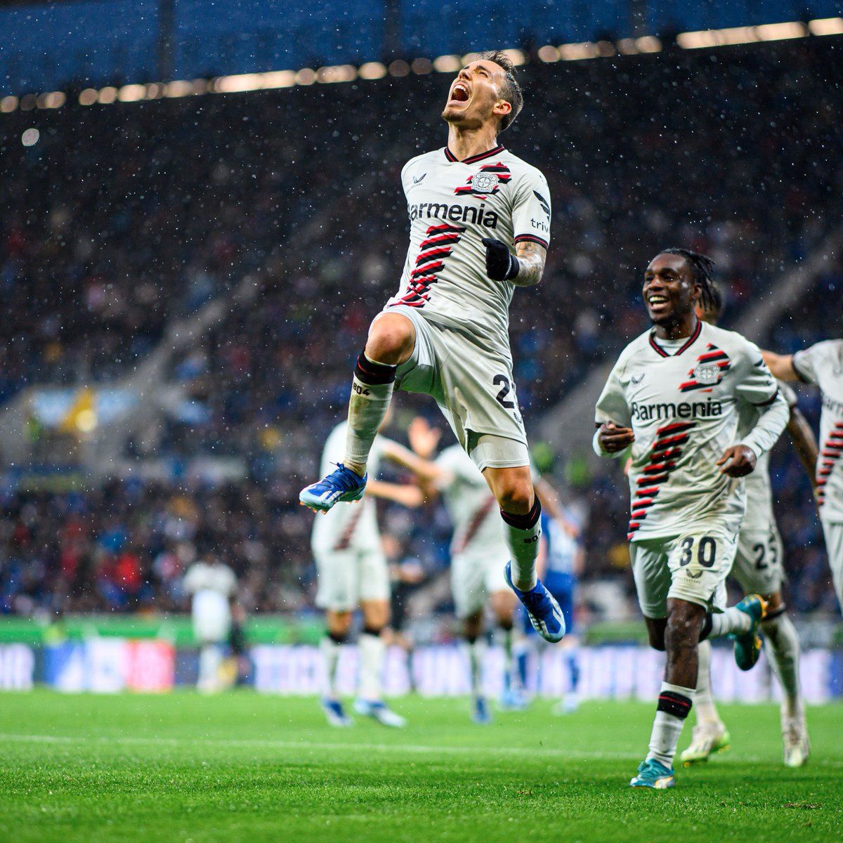 Bayer Leverkusen vence al Hoffenheim