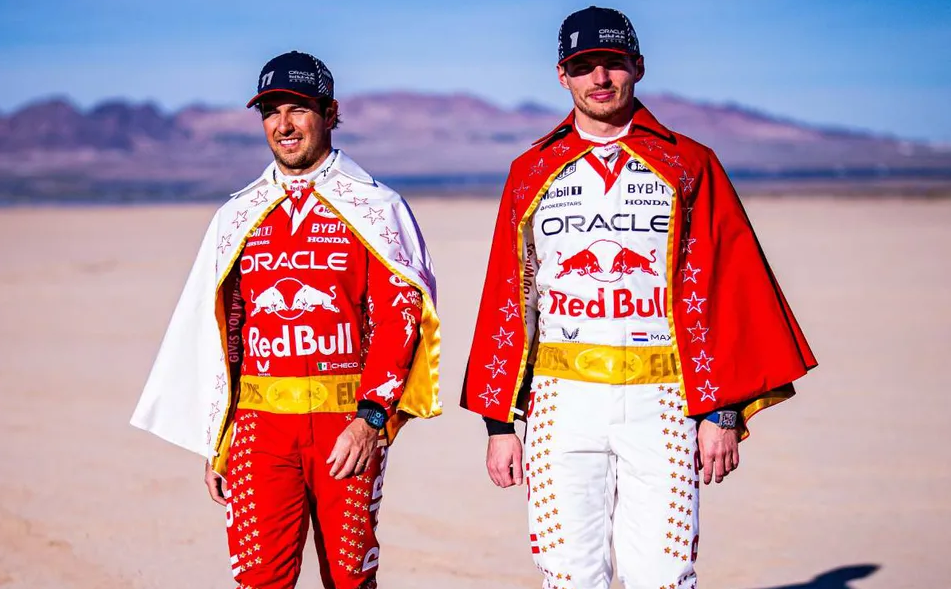 Checo Pérez y Verstappen utilizarán trajes en honor a Elvis Presley