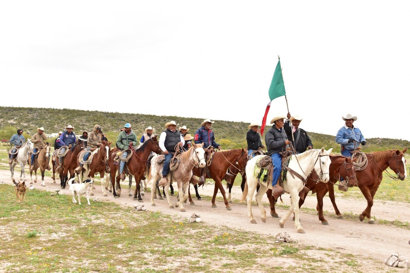 Encabeza Beto Villarreal cabalgata revolucionaria