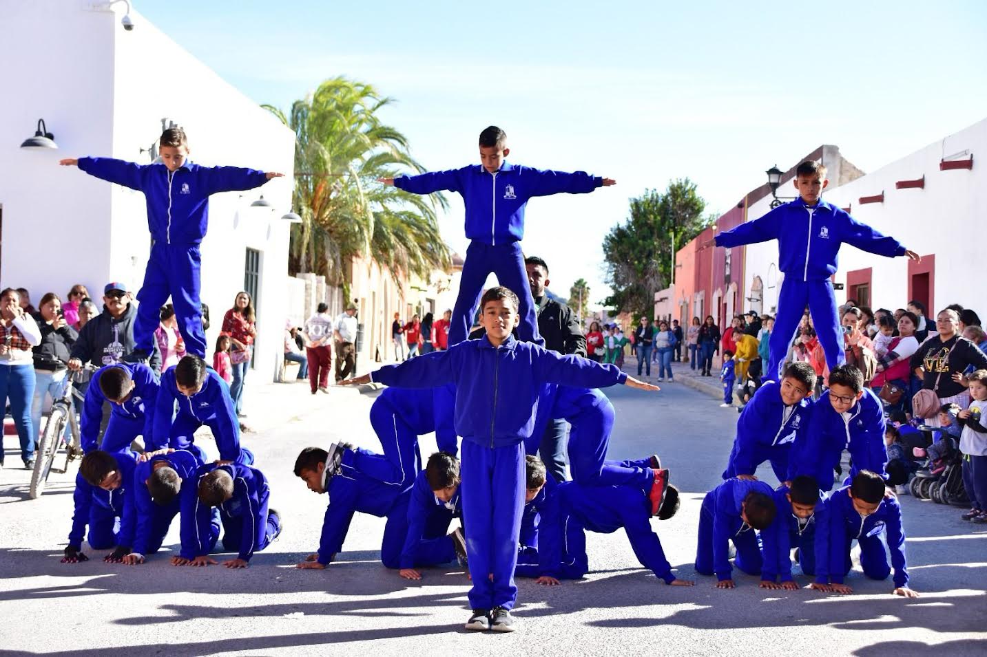 Celebra 4Ciénegas su desfile revolucionario