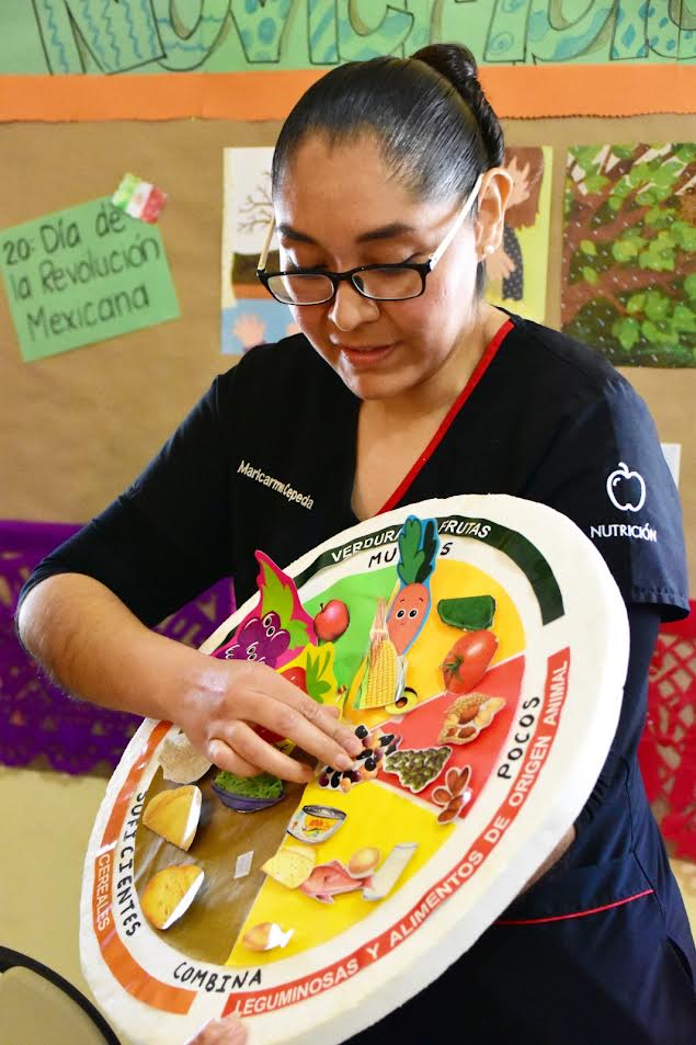 Presenta DIF plática sobre el Buen Comer