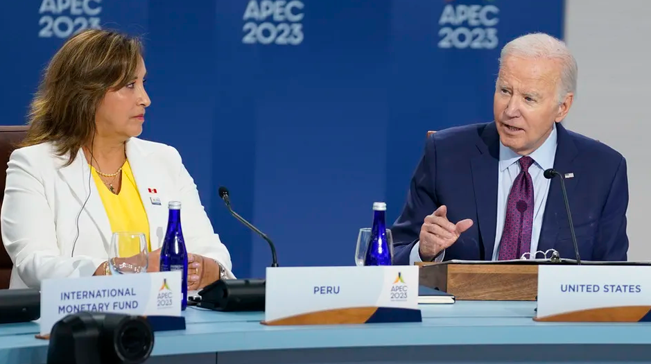 Dina Boluarte asume presidencia de la APEC; invita a todos a Perú, incluido México