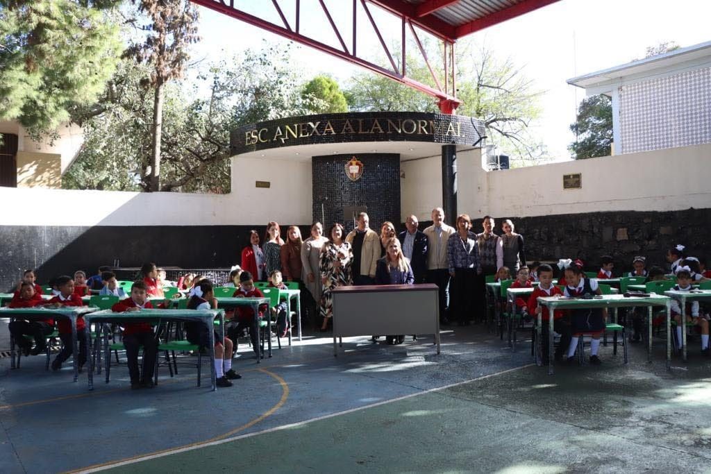 Conceden mobiliario para escuela ‘Anexa a la Normal’