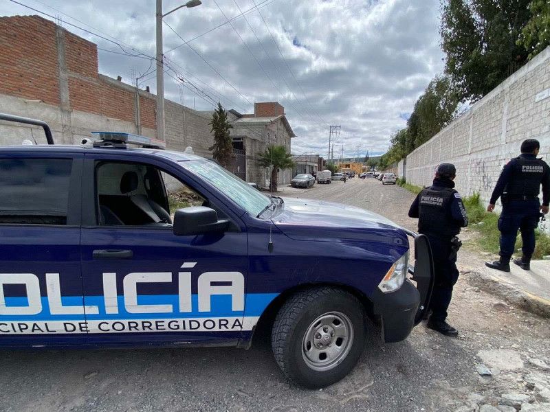 Muere alumno jugando con arma de fuego en escuela