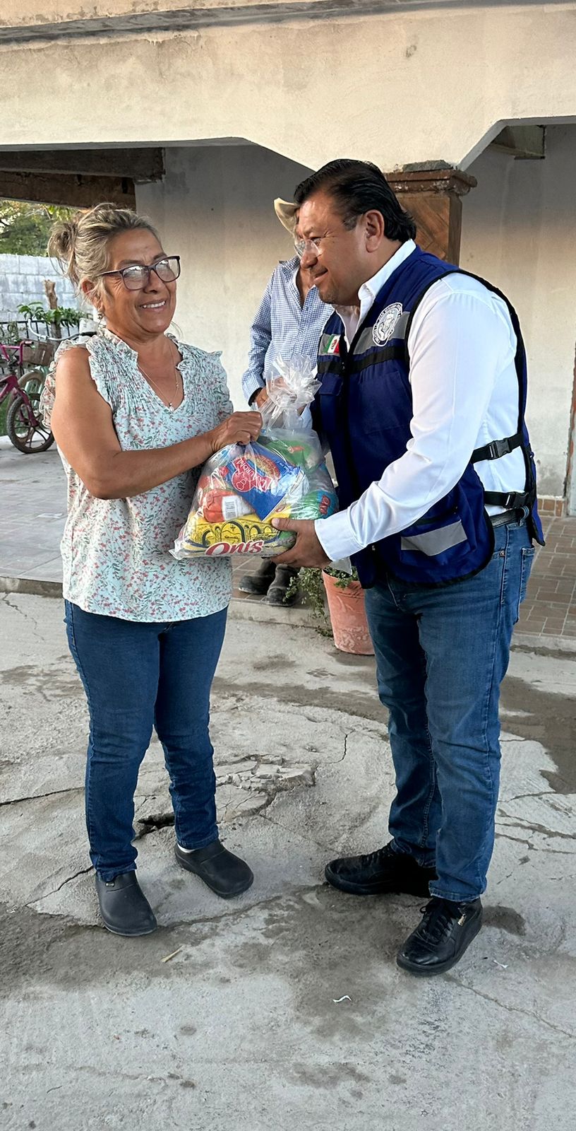 Entrega Fundación Oyervides apoyos