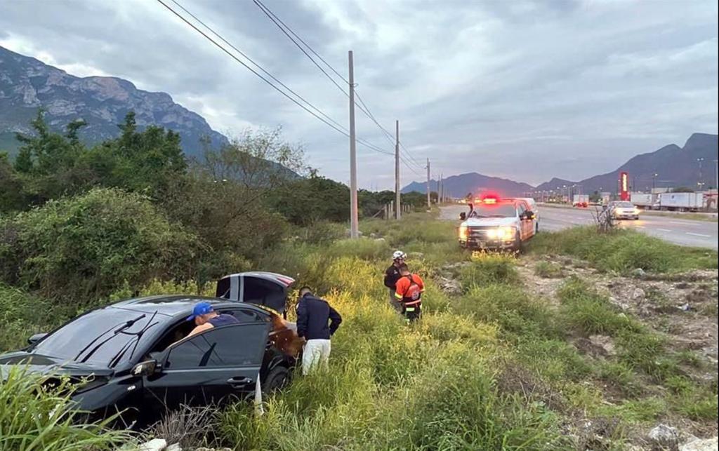 Resulta lesionada al salir del camino