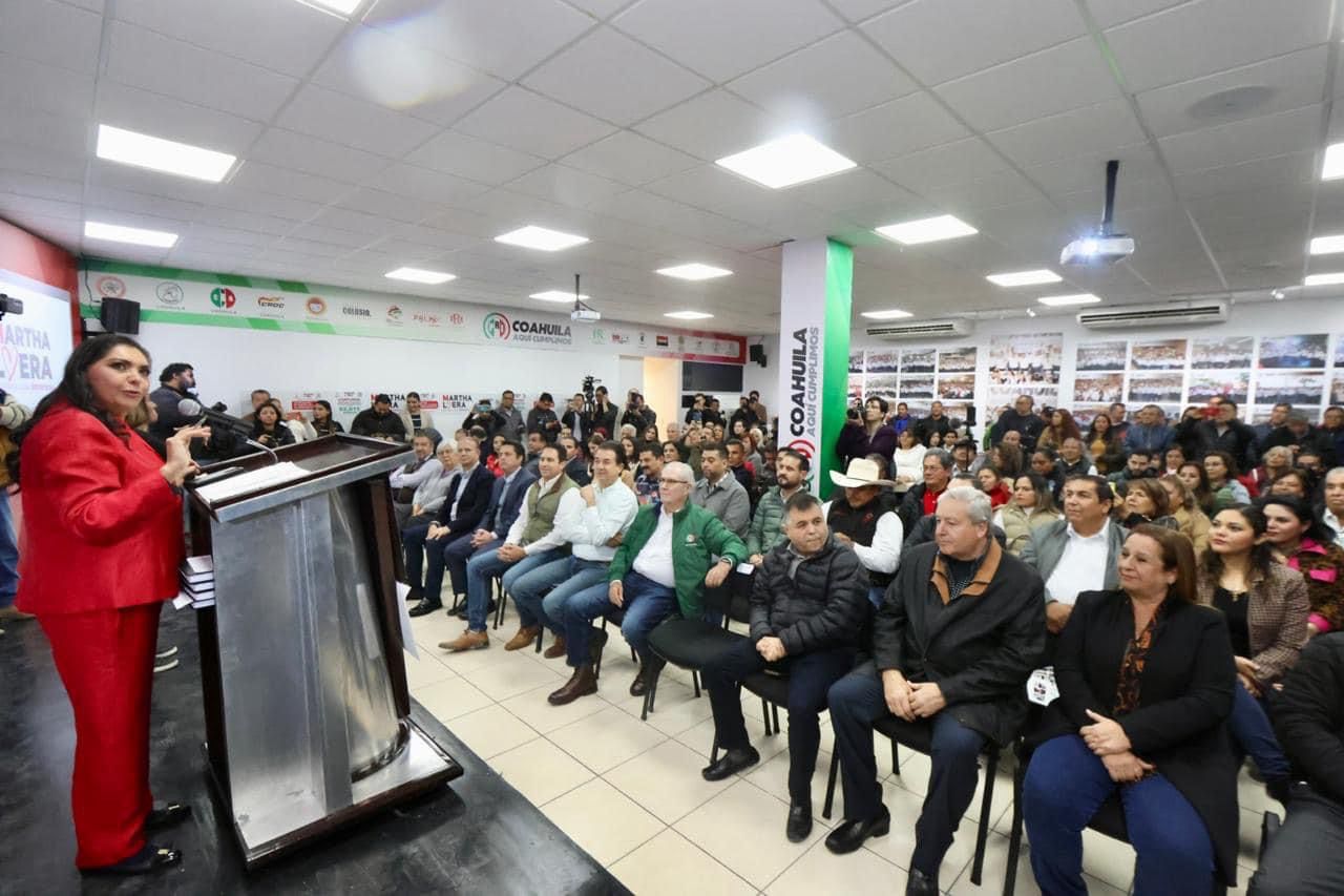 Rinde Martha Loera informe legislativo