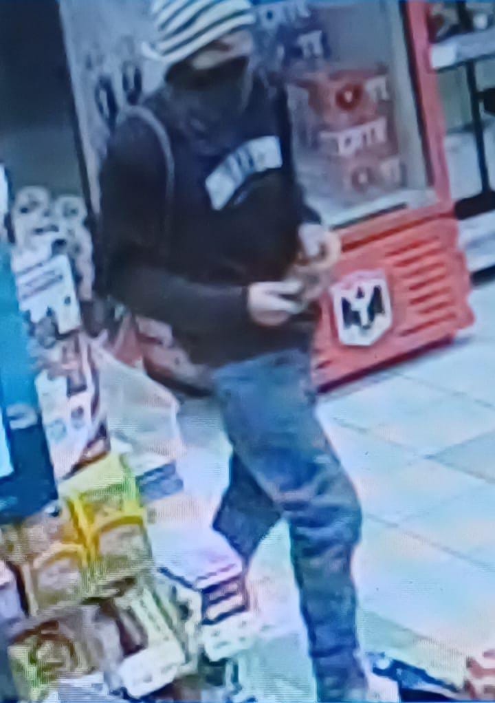 Roba 5 mil pesos ladrón de tienda