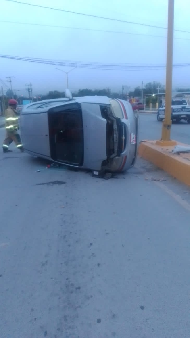 Se duerme al volante y vuelca