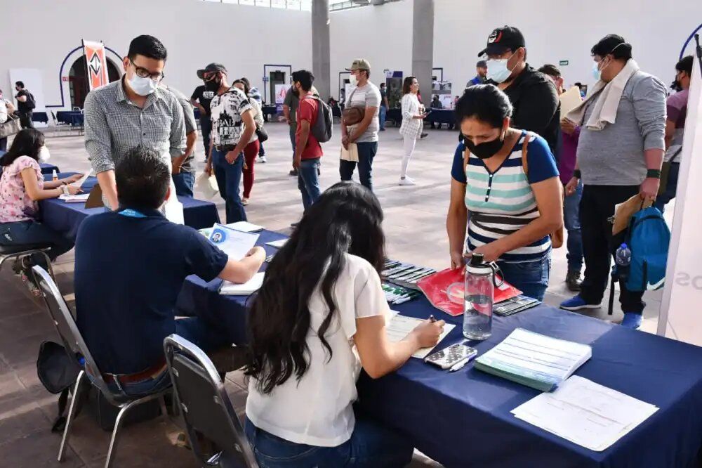 Ofertan empresas vacantes laborales