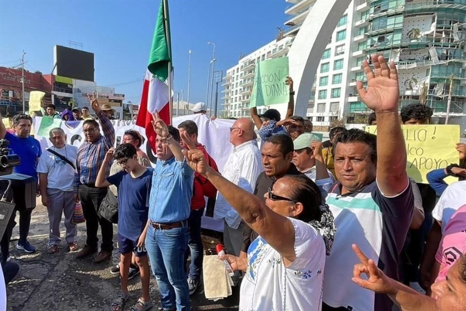 Parte caravana de Acapulco a CDMX para exigir recursos
