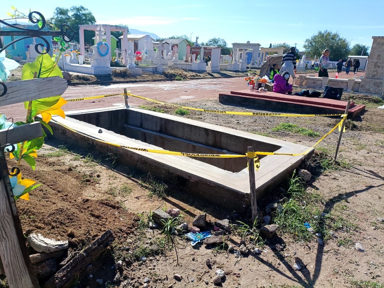 Acordonan 140 tumbas en panteón Guadalupe