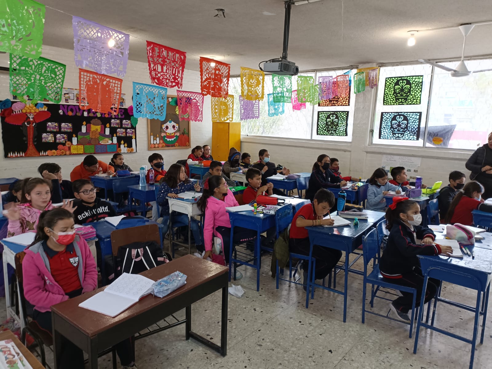 Sólo16 días de clase en el mes de noviembre
