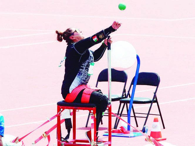 ¡Gana oro y récord en Parapanamericanos!
