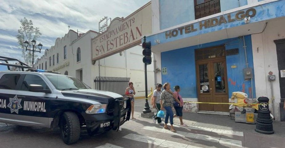 Muere de un paro abuelito en hotel  