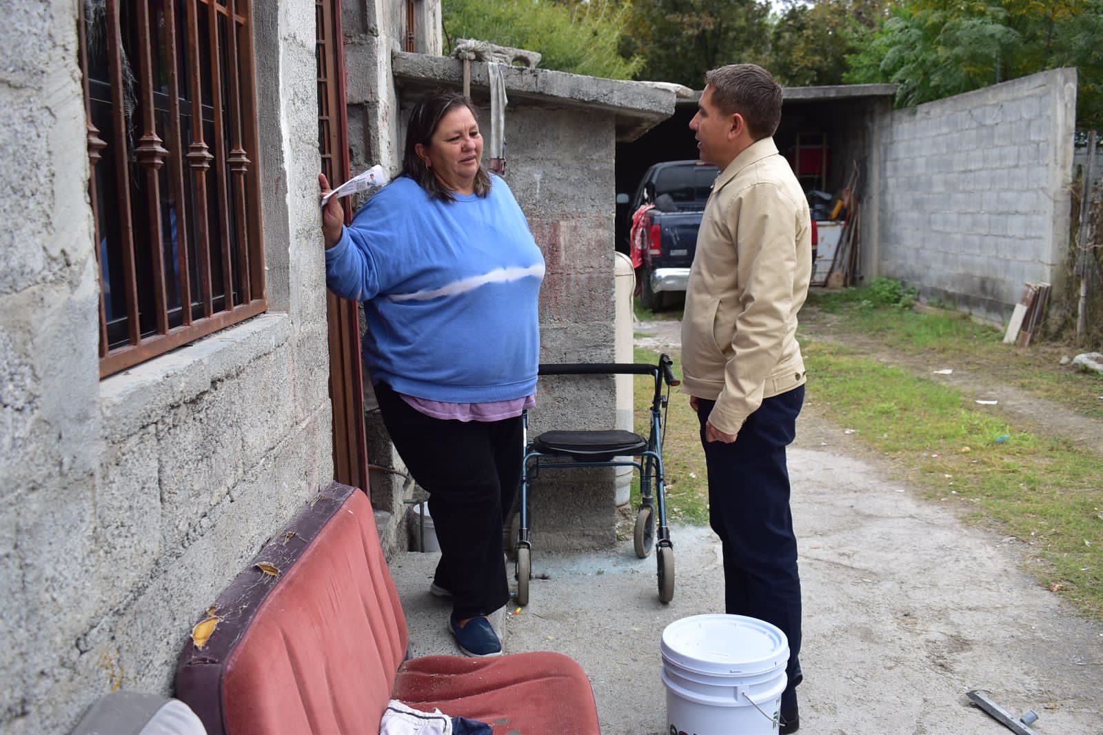 Ayuda Hugo a familias damnificadas por lluvia