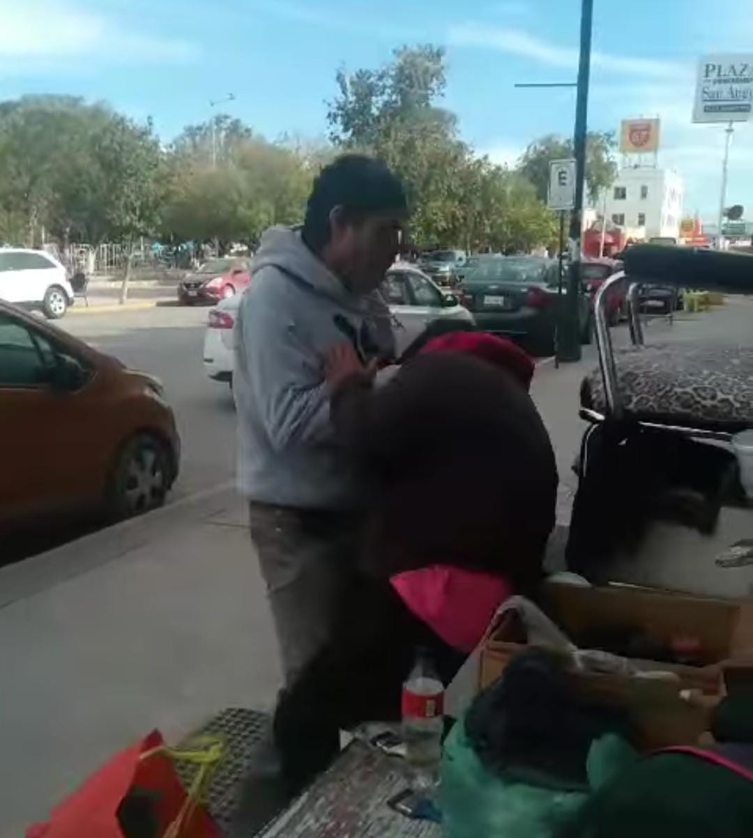 Se lían a golpes Sandra y Lalito