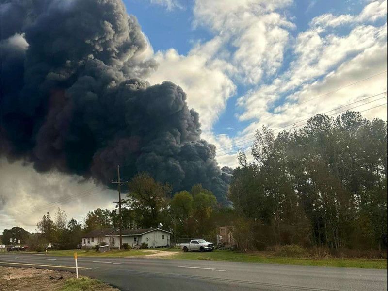 Se incendia planta química en Texas