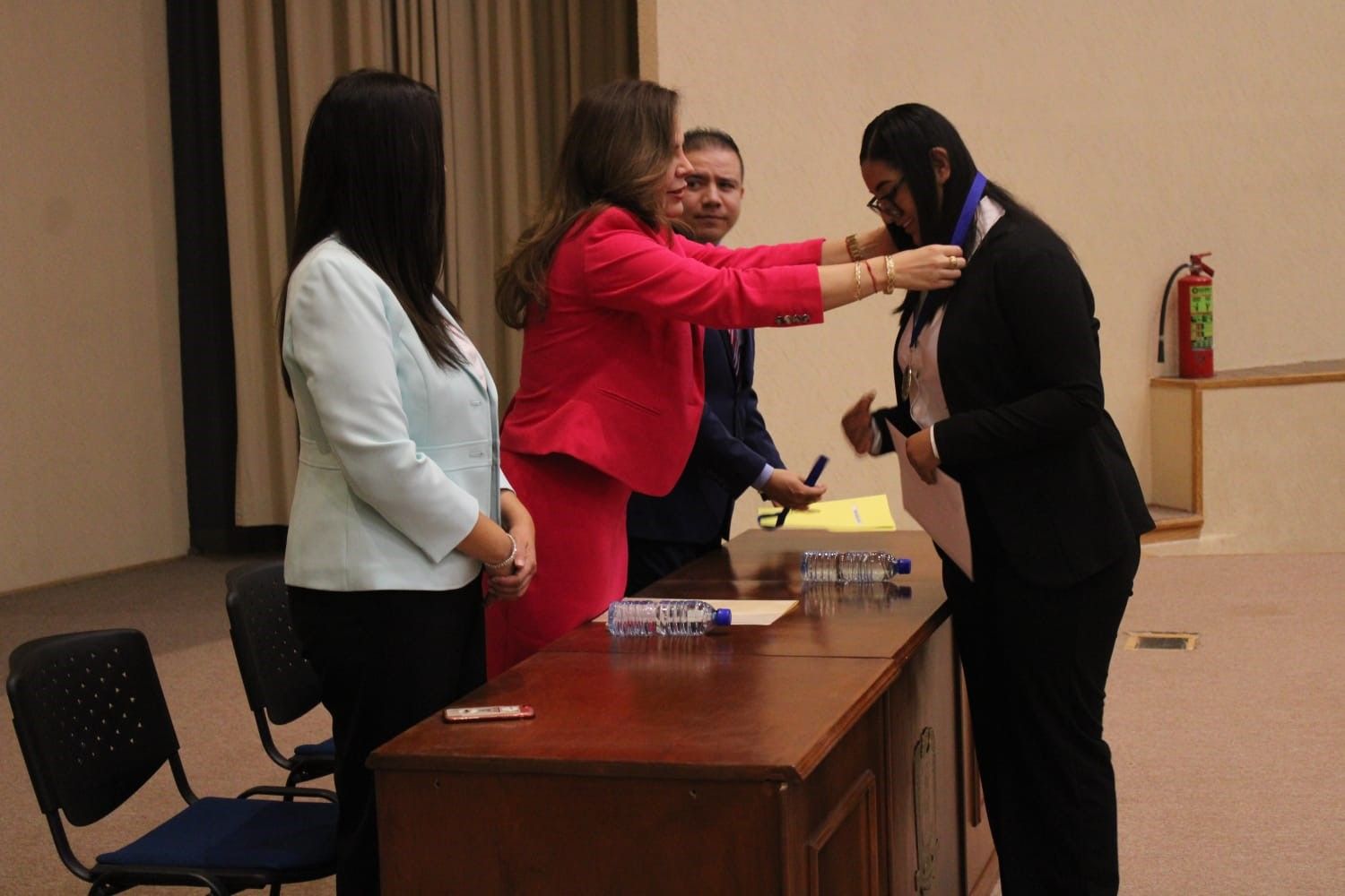 Logran Medalla a la Excelencia