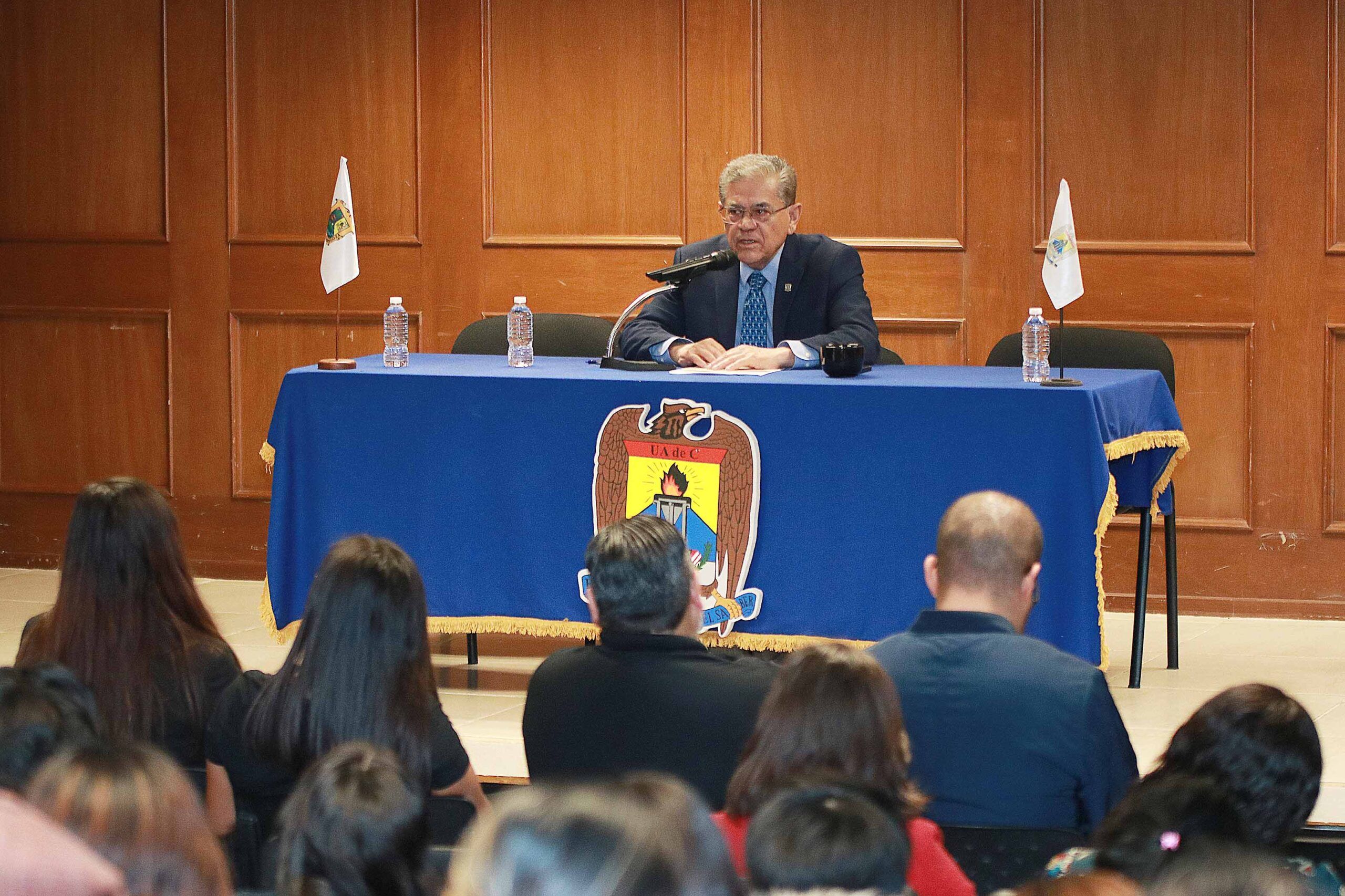 Imparte rector conferencia sobre retos de Educación. En México solo 4 de 10 estudiantes de preparatoria llegan a la Universidad