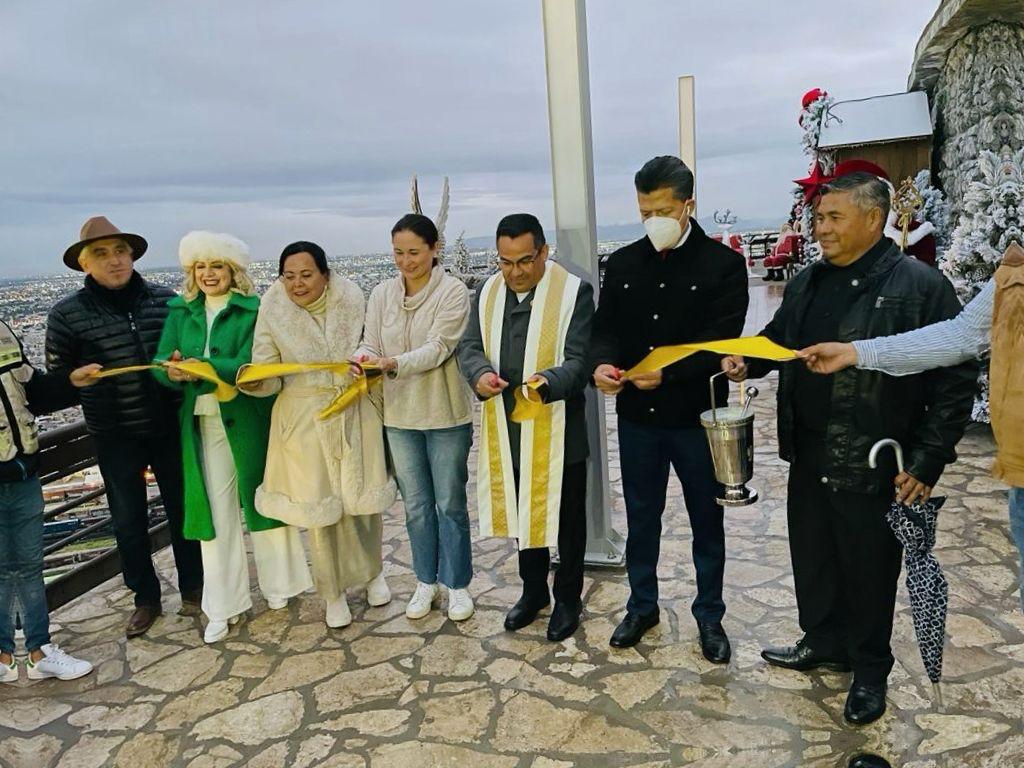 ENCIENDEN VILLAS NAVIDEÑAS EN PUERTO NOAS DE TORREÓN