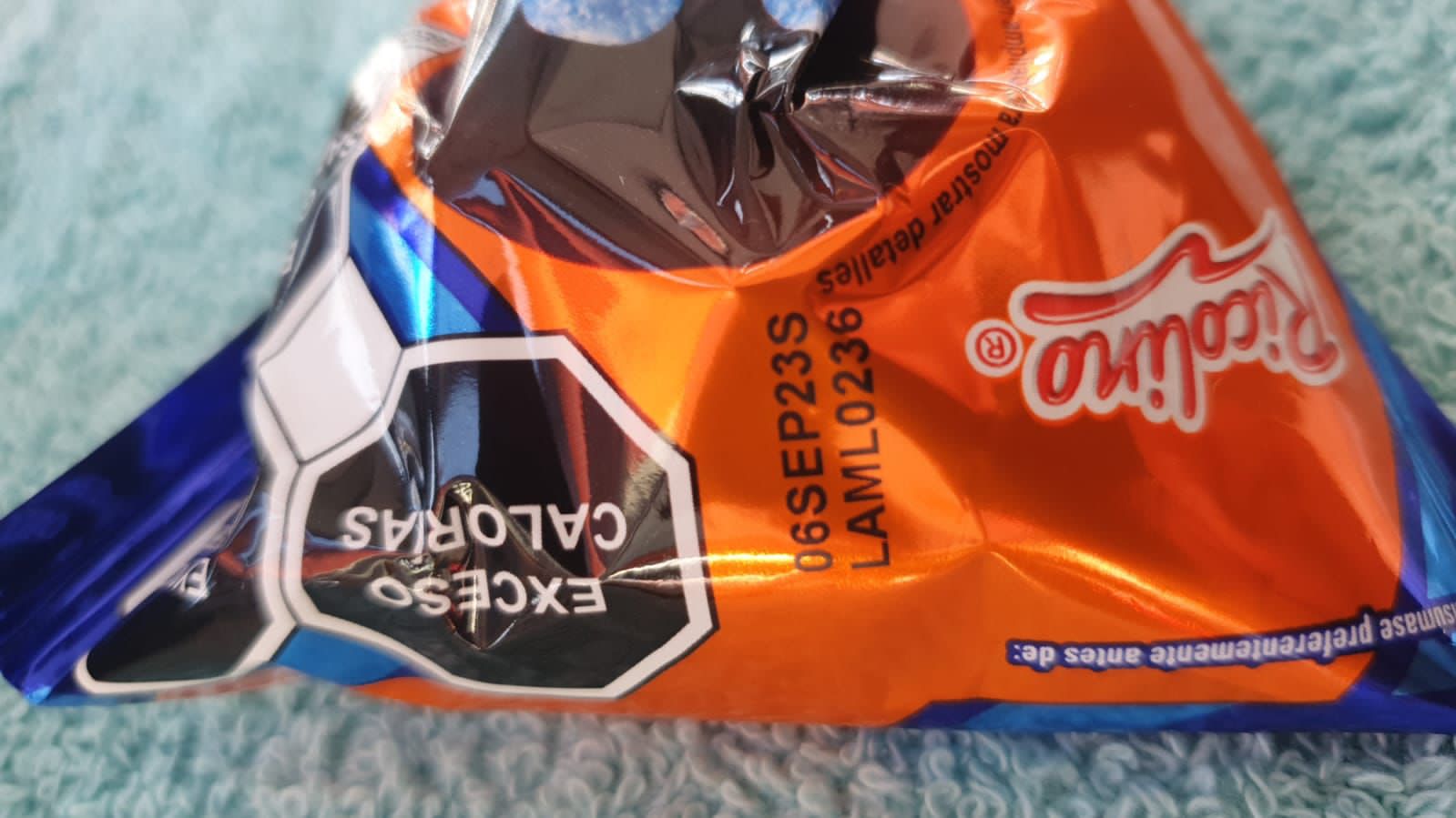 Denuncia venta de dulces caducados