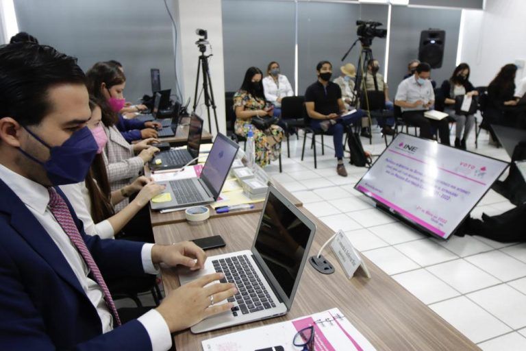Facilitan la credencialización de mexicanos en extranjero