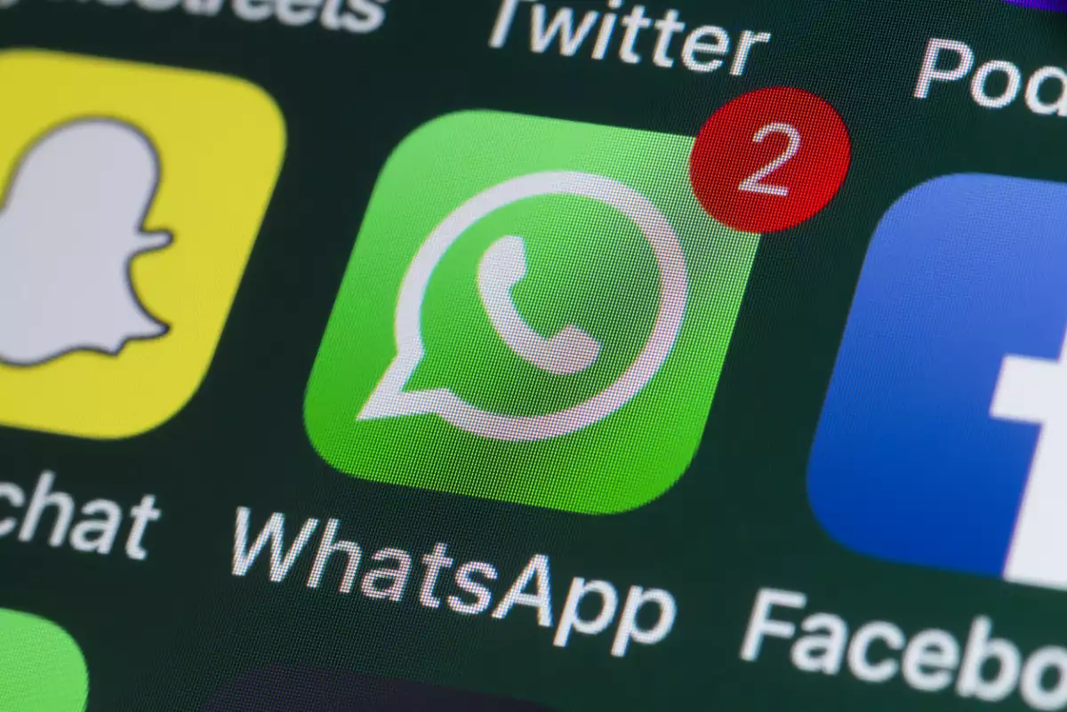 WhatsApp expande a iOS función para enviar imágenes y videos con calidad original en formato de documento