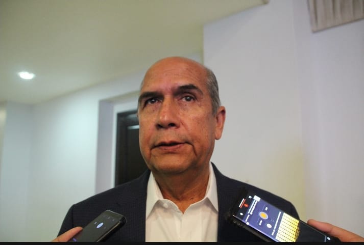 Contempla Dávila buscar reelección