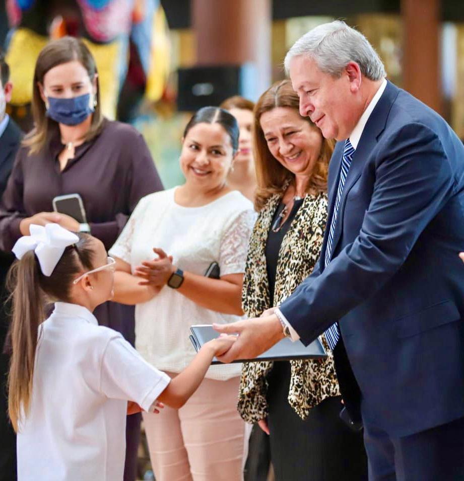 Impulsa Chema salud de la niñez