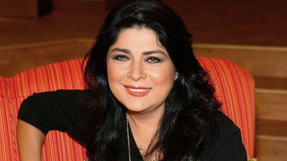 Victoria Ruffo reaparece en medio de rumores de divorcio y le llueven halagos
