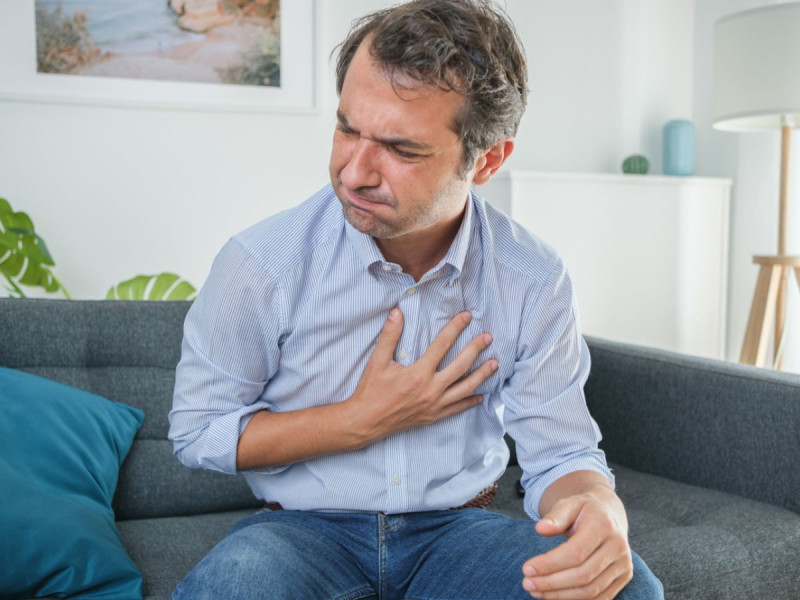 ¿Cuál es el mejor medicamento para la acidez estomacal: omeprazol o esomeprazol?