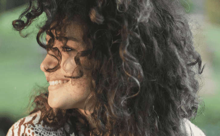 Hábitos que sin darte cuenta propician la aparición de canas