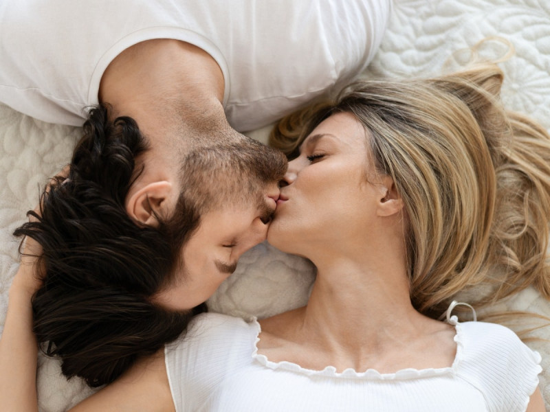 Bacterias en la saliva después de un beso: ¿cuánto tiempo duran en la boca?