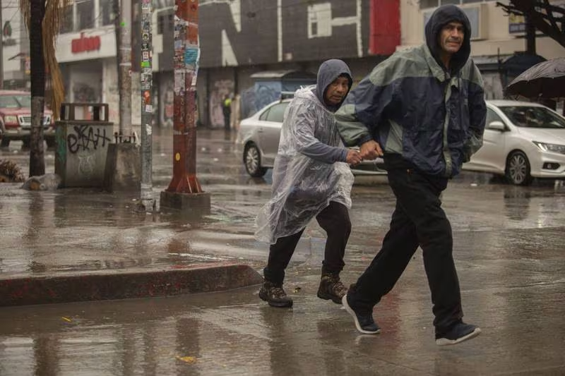 ¡Usa impermeable! Frente frío 9 provocará lluvias y heladas en estos estados