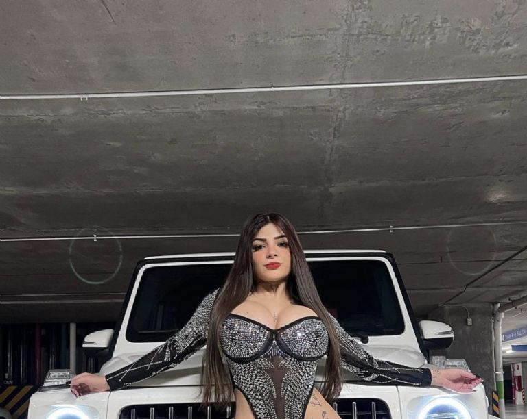 Karely Ruiz: esto cuesta el auto de super lujo que se regaló la influencer por su cumpleaños