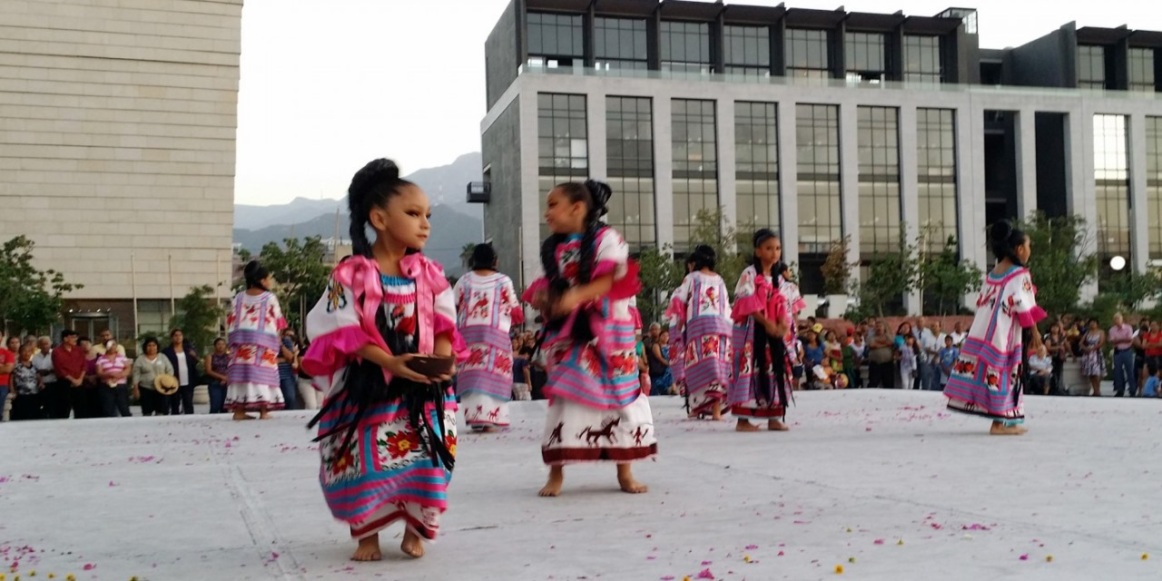 CELEBRA 3 MUSEOS CON BAILE LAS EFEMÉRIDES DE NOVIEMBRE EN LA EXPLANADA DEL MUSEO DE HISTORIA MEXICANA EN N.L.