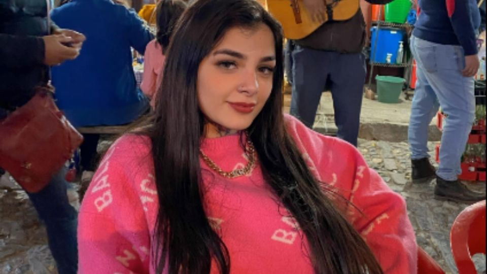 Karely Ruiz viaja a Acapulco y reparte despensas a los damnificados, así fue su experiencia