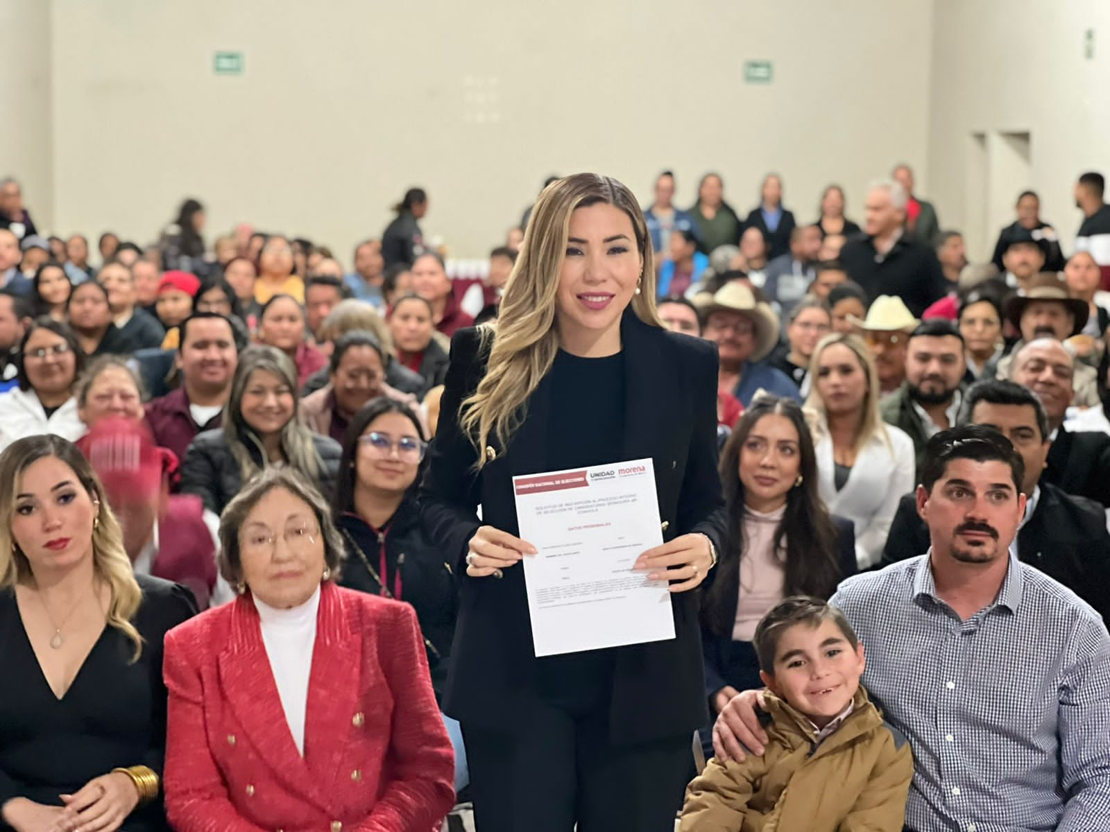 Tania Flores se registra para contender por la candidatura del Senado con Morena