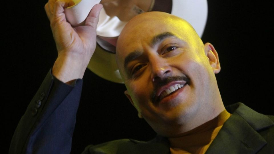 Fanática de Lupillo Rivera expone cómo el cantante la enamoraba por mensajes