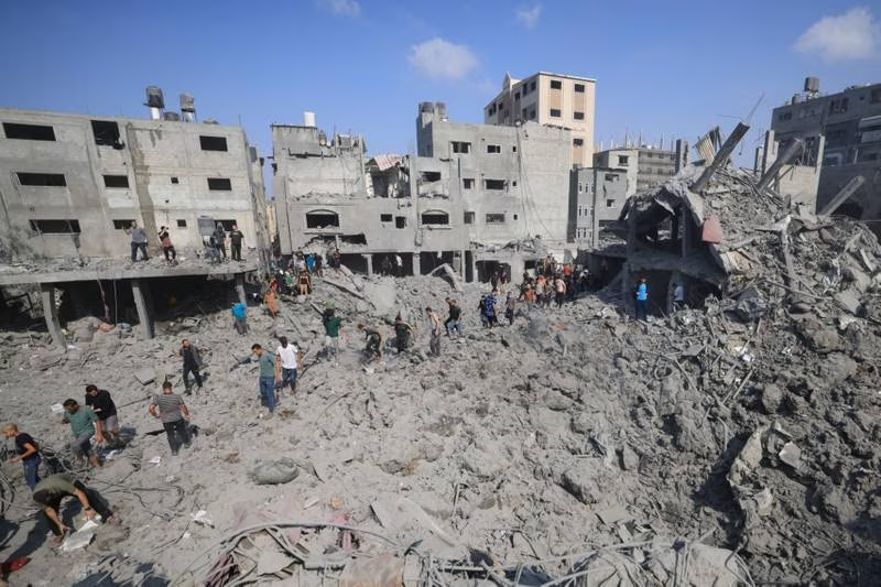 Israel asesina a 13 personas en ataque vs. ambulancia; argumenta que era usada por Hamás