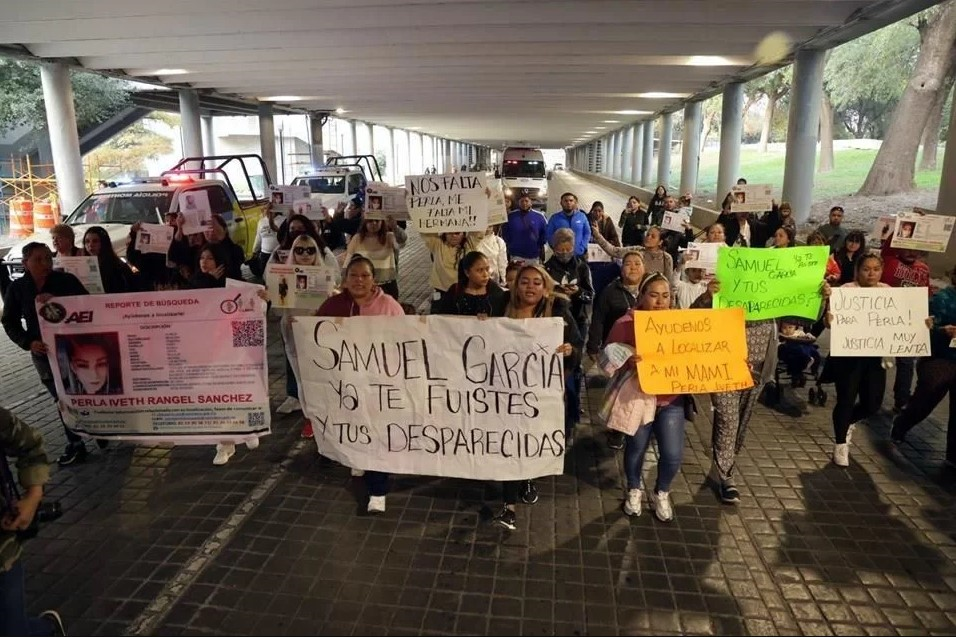 Reclaman a Samuel García abandono a desaparecidas