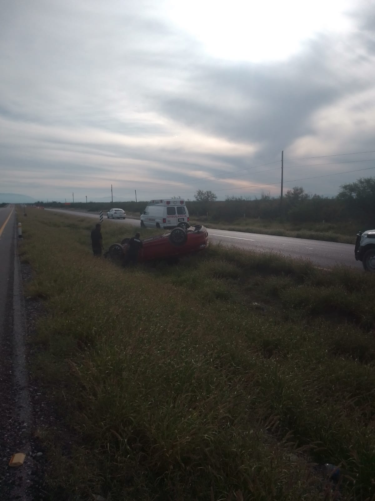 Vuelca conductor en la carretera 57