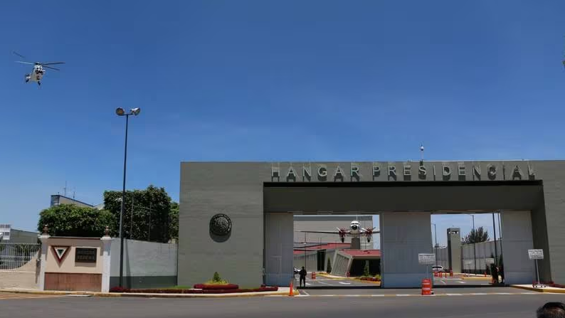 Gobierno destina el hangar presidencial del AICM al Ejército