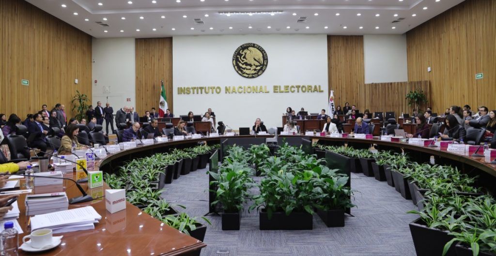 Impone INE multa de 85 millones de pesos a Morena y aliados por gastos no reportados de sus “corcholatas”